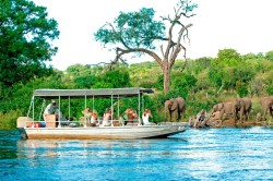 luxury-lodge-botswana-ChobeChilwero-09