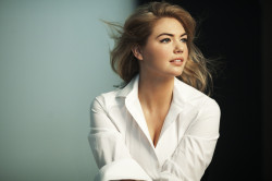 Kate Upton for Bobbi  Brown Cosmetics_Announcement_Spring 2014
